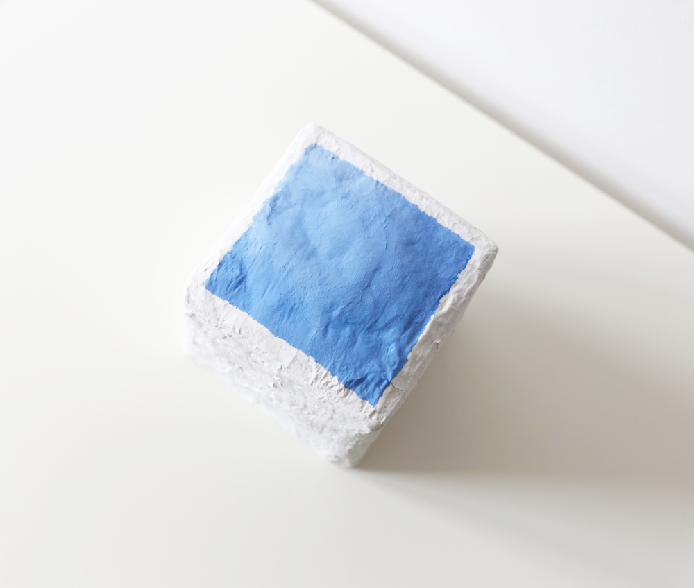 Sky Cube, gouache on paper pulp, 12 × 12 × 12 cm, 2023  /  Sky Cube, gwasz na rzeźbie z masy papierowej, 12 × 12 × 12 cm, 2023